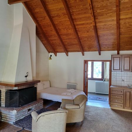 Kalavrita Krinides Apartment And Attics Luaran gambar