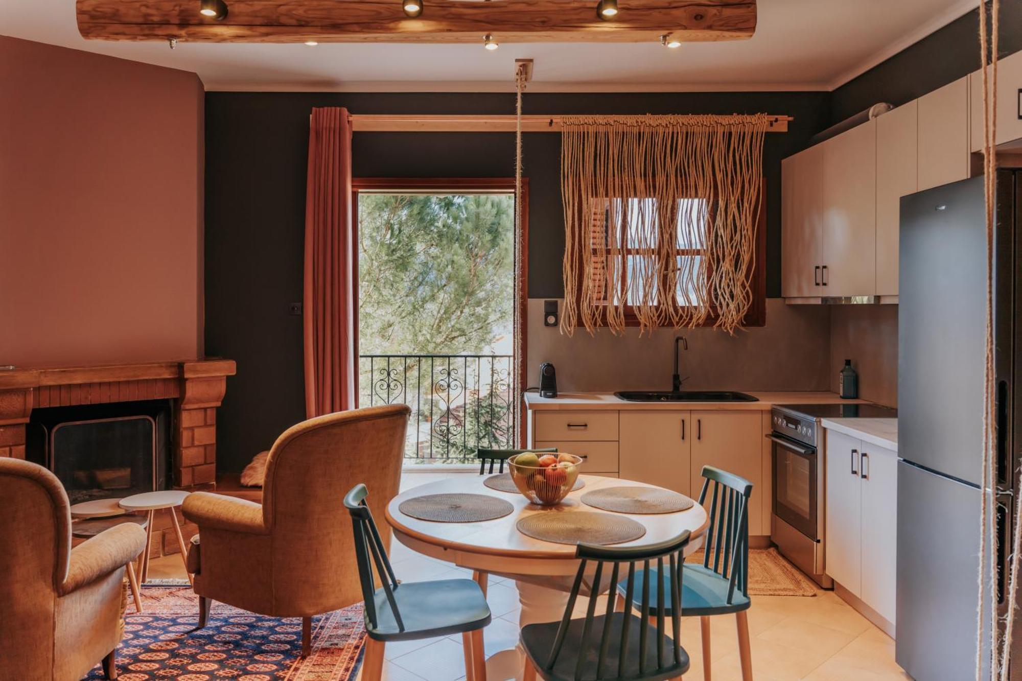 Kalavrita Krinides Apartment And Attics Luaran gambar