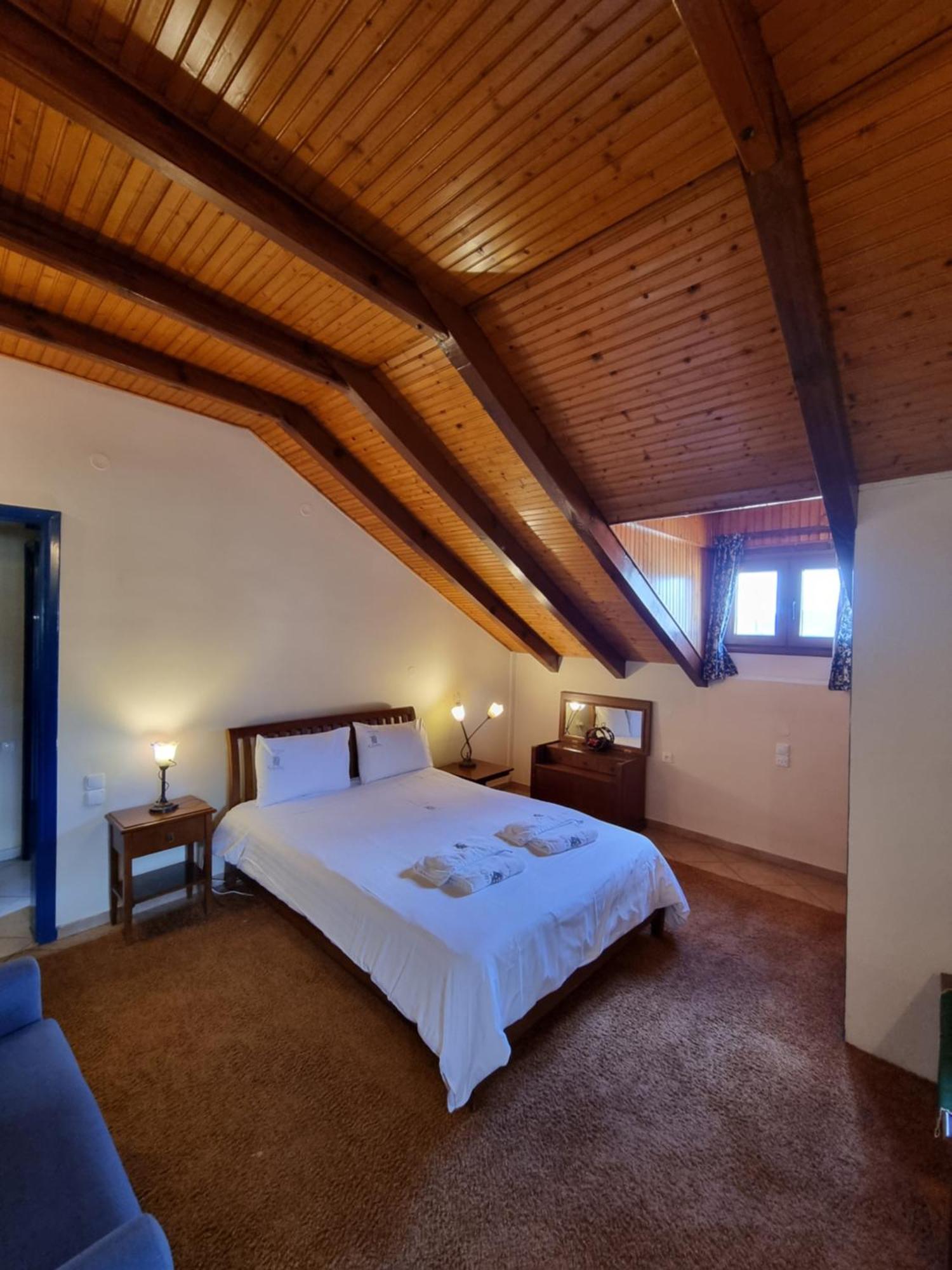 Kalavrita Krinides Apartment And Attics Luaran gambar