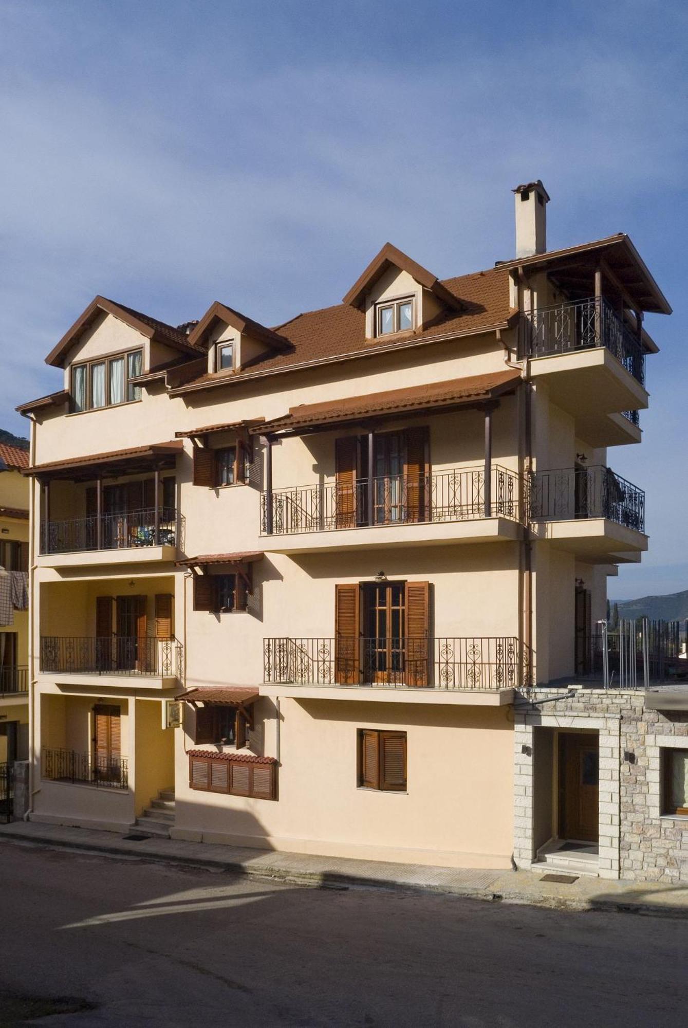 Kalavrita Krinides Apartment And Attics Luaran gambar